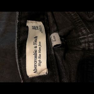 Abercrombie & Fitch Curve Love high rise mom jean